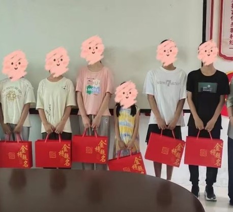 桥爱赴湖南助学走访助力困境学子